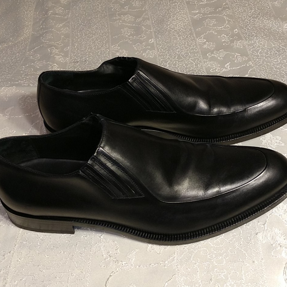 Gucci Men's Smooth Black Leather Shoes - Picture 2 of 10